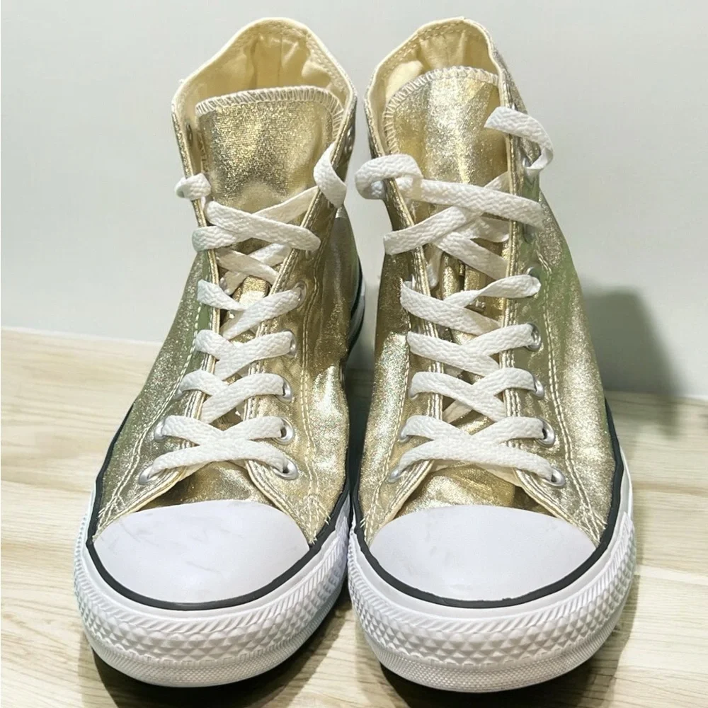 Converse Chuck Taylor All Star High Top Men’s Shoes Size Men 8, Women 10.